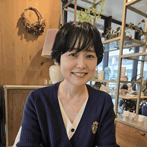 岩田まこ都